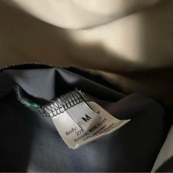 Luckyleo “Nevermore” Raven print Halloween “Flight” style leotard size M - Picture 4 of 4